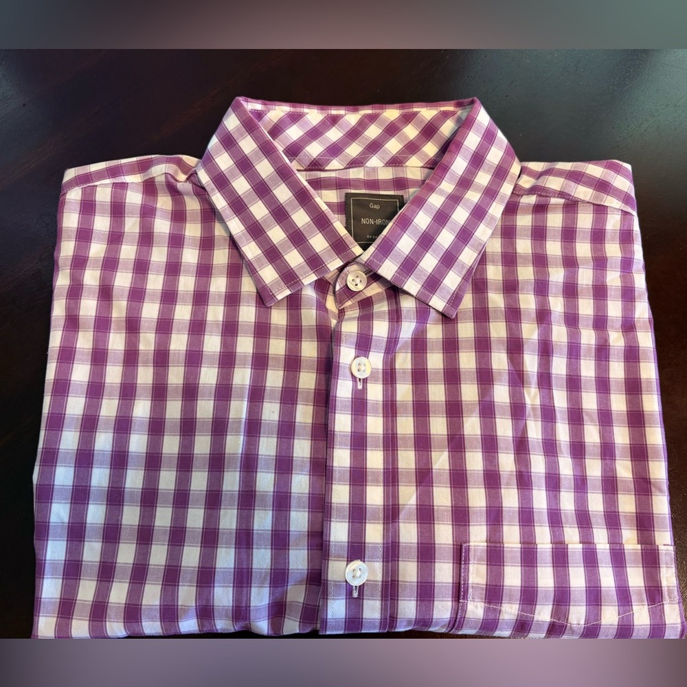GAP Purple and White Checkered Men's Shirt
Gap Non‑Iron L